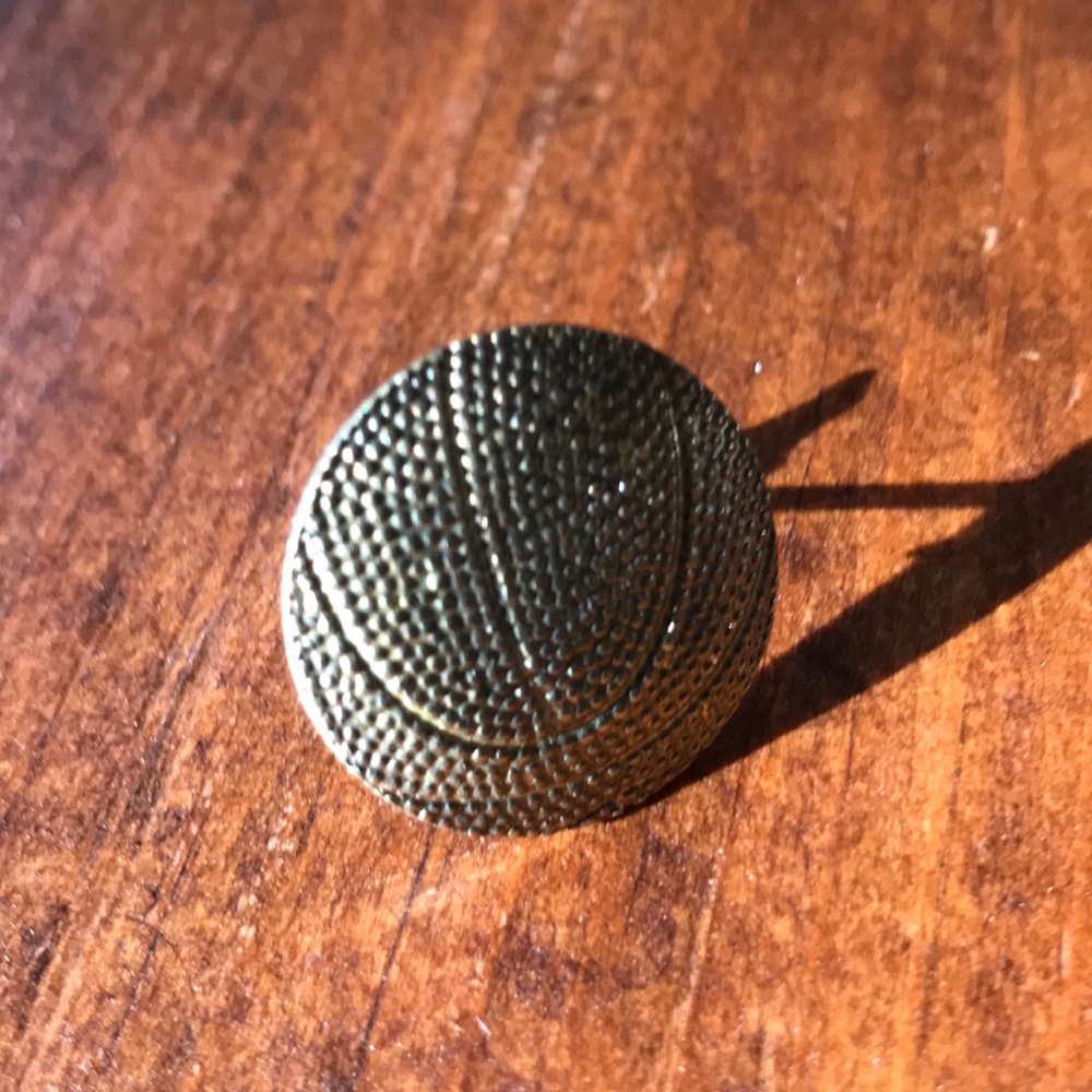 🏀 basketball pin - Picture 8 of 10
